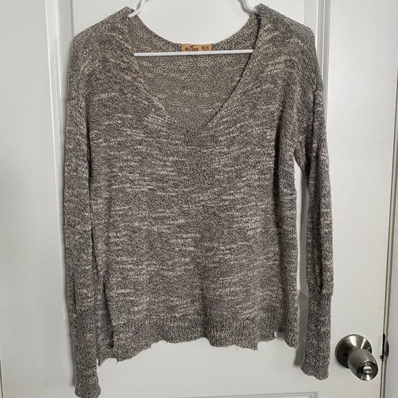 Black and White Sweater - Picture 1 of 1